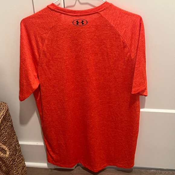 Under Armour Orange Short Sleeve Tees Athletic Wear - Picture 3 of 3